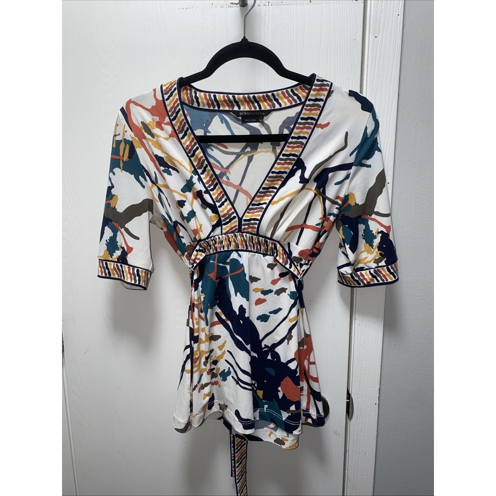 BCBGMAXAZRIA Women's Medium Abstract Print Empire Waist Stretch Top Boho